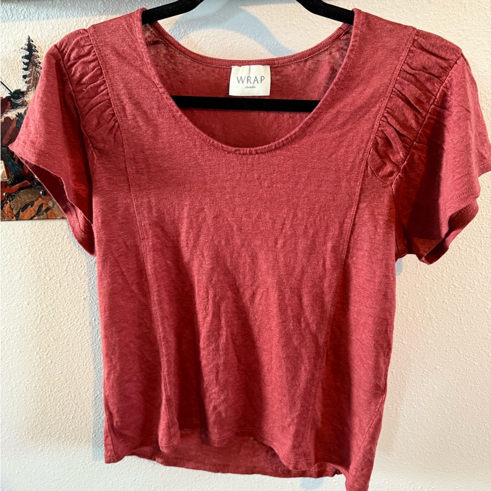 WRAP  London Women's Rust Top with the cutest details size 4